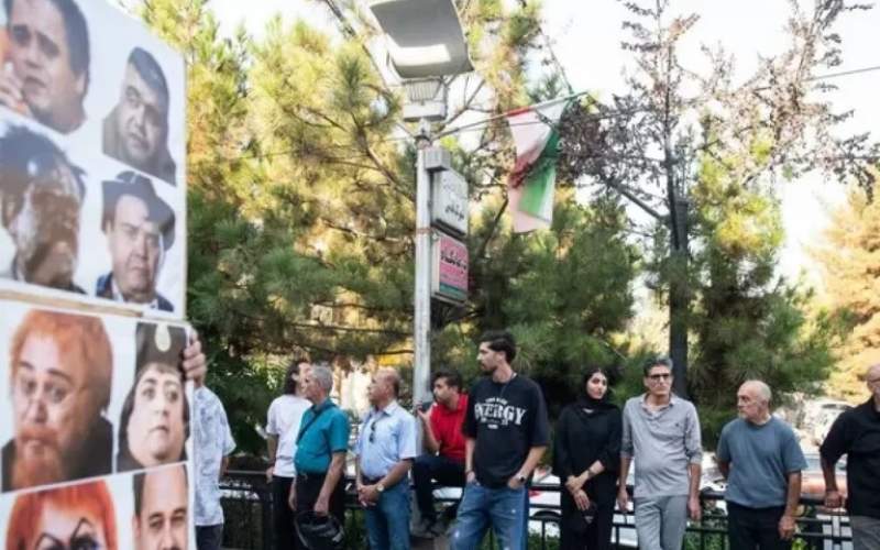 در مراسم یادبود اکبر عبدی چه گذشت؟ در مراسم یادبود اکبر عبدی چه گذشت؟