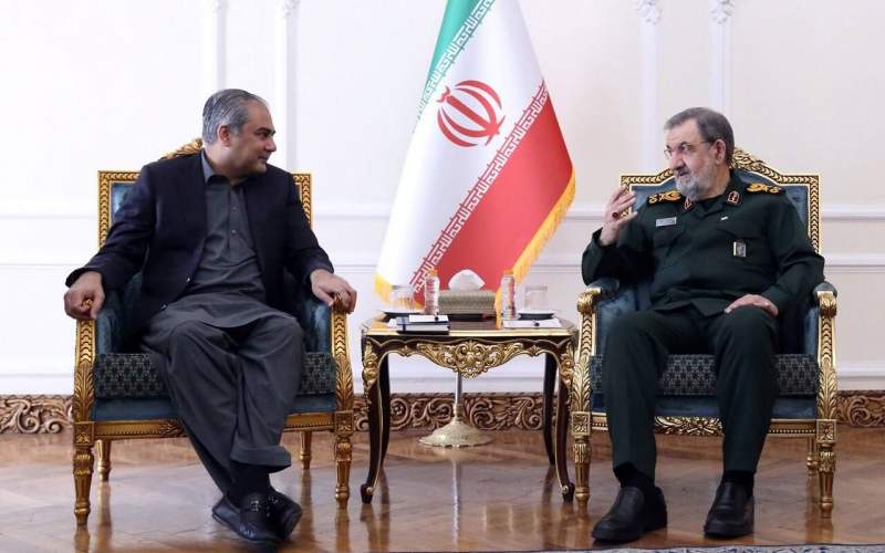 ایران و پاکستان عقبه راهبردی یکدیگرند ایران و پاکستان عقبه راهبردی یکدیگرند