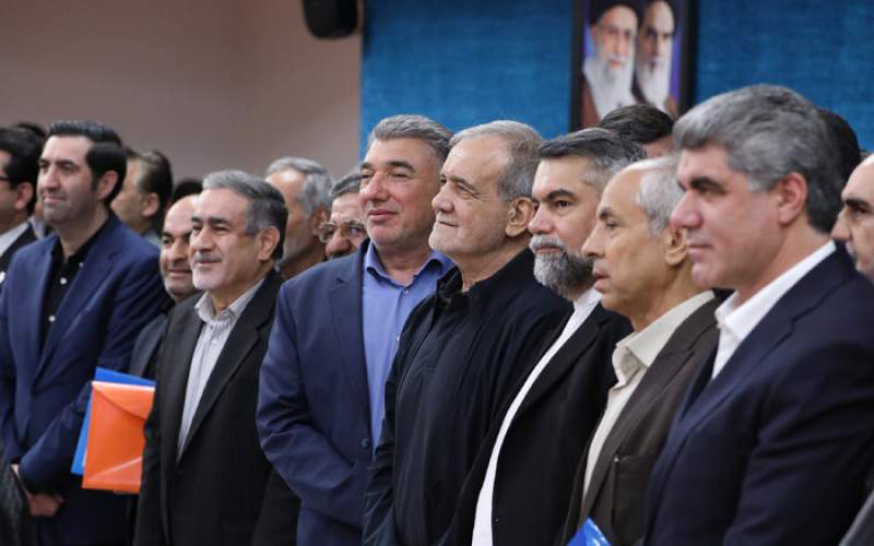 برخی هنوز رئیس&zwnj;جمهور را رقیب خود می&zwnj;دانند
