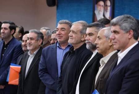 برخی هنوز رئیس‌جمهور را رقیب خود می‌دانند