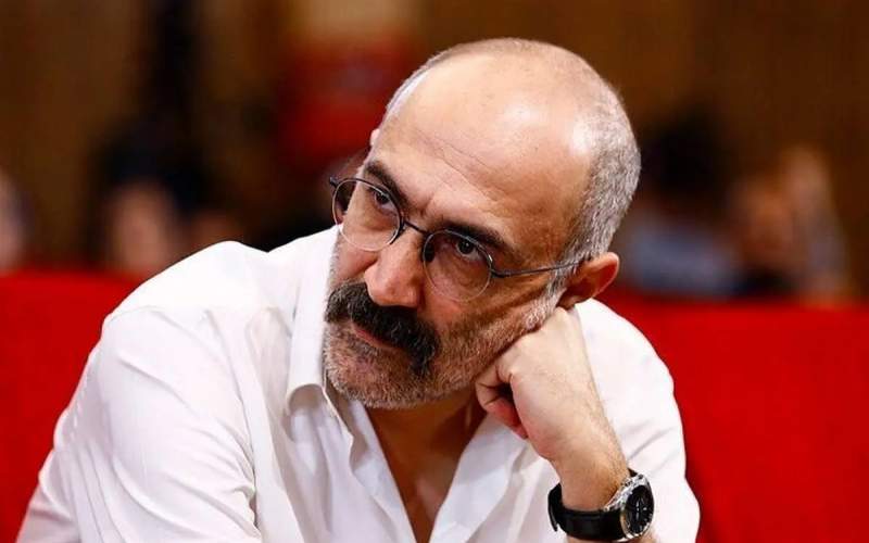 پوست شیر بر تن هادی حجازیفر پوست شیر بر تن هادی حجازیفر