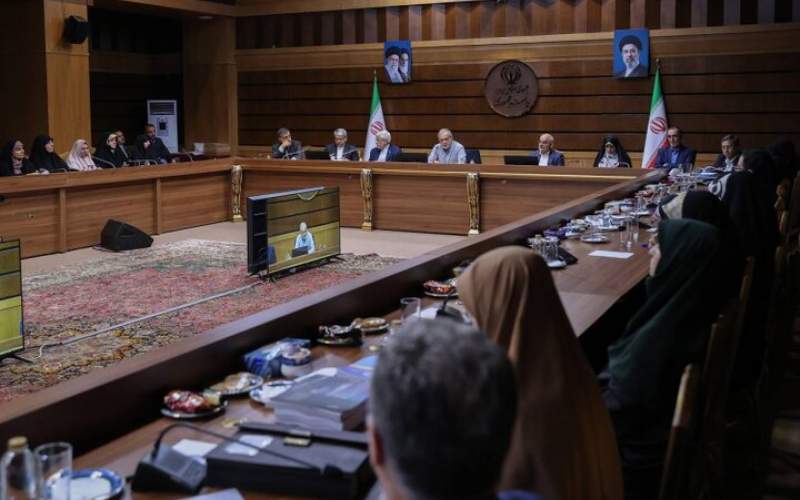 پزشکیان: برای رفع نیازهای جامعه فراتر از دیدگاههای سیاسی عمل میکنیم پزشکیان: برای رفع نیازهای جامعه فراتر از دیدگاههای سیاسی عمل میکنیم