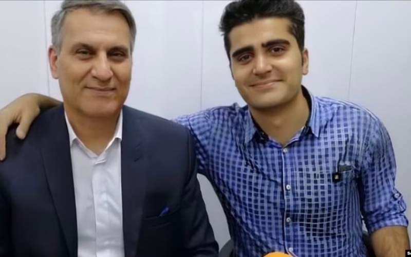 منوچهر بختیاری (سمت چپ)، پدر پویا بختیاری، از کشته‌شدگان اعتراضات آبان ۹۸ (سمت راست)