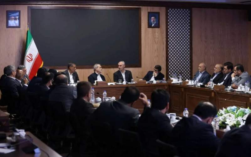 پزشکیان: در موضوع بنزین شتابزده عمل نخواهیم کرد پزشکیان: در موضوع بنزین شتابزده عمل نخواهیم کرد