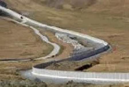 تصاویر عجیب از عبور افغانستانی‌ها از دیوار مرزی ایران!  
