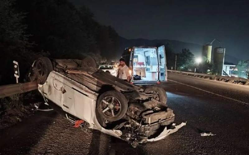 واژگونی ماشین عروس در اتوبان آزادگان