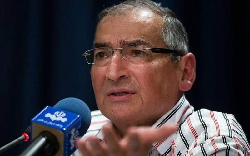 زیباکلام: فقط یک مورد نشان دهید که دشمنی با آمریکا چه سودی برای منافع ملی ایران داشته است