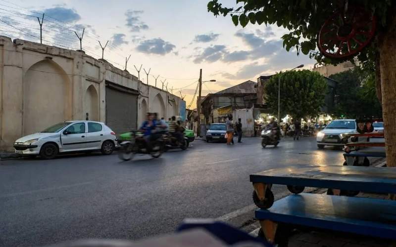 اینجا &laquo;همه&raquo; فقیرند