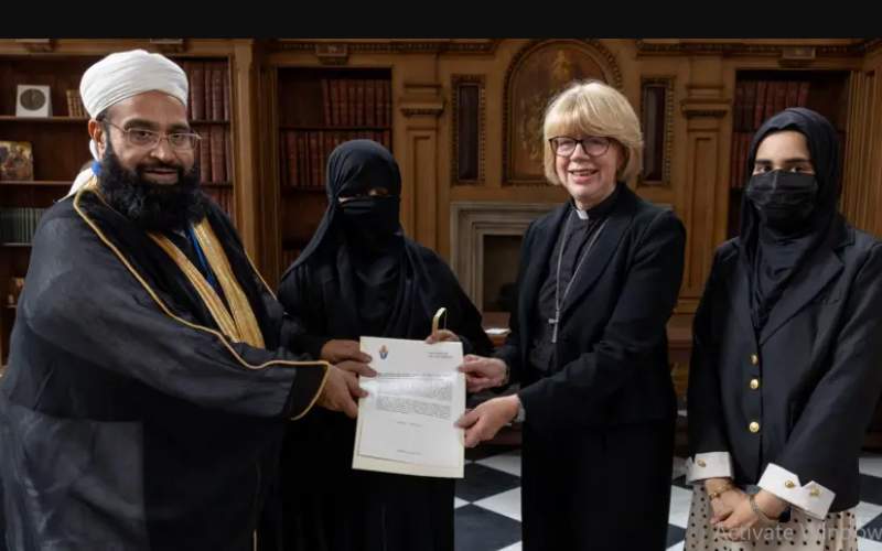 پس گرفتن تقدیرنامه از یک روحانی مسلمان پس گرفتن تقدیرنامه از یک روحانی مسلمان