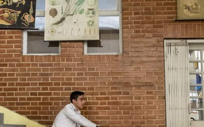 &laquo;شهریه&zwnj;&raquo; چندصد میلیونی برای یک نیمکت